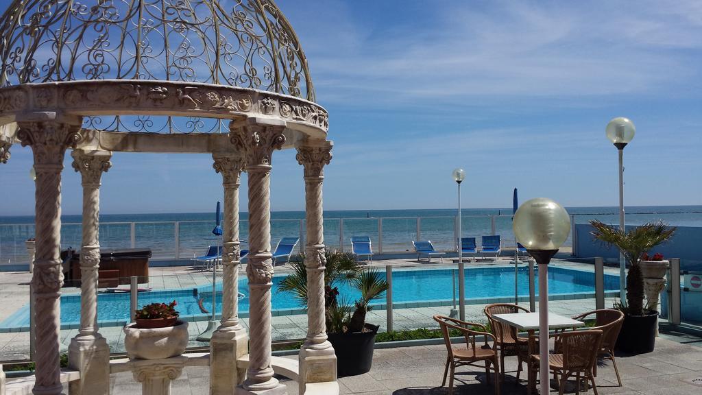 Hotel Casadei ファーノ エクステリア 写真