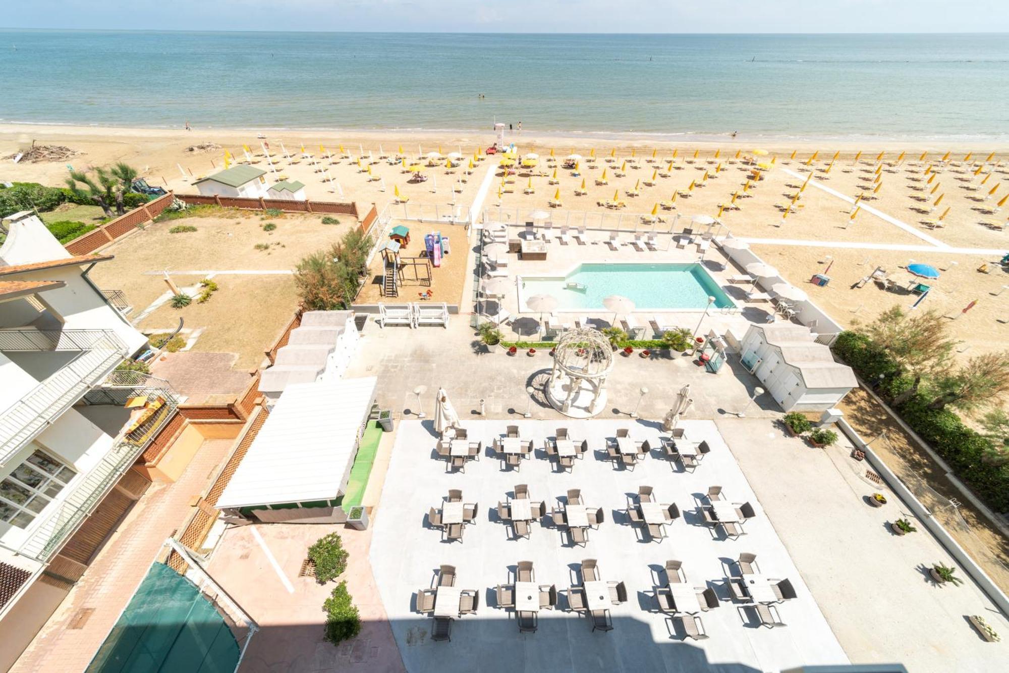 Hotel Casadei ファーノ エクステリア 写真