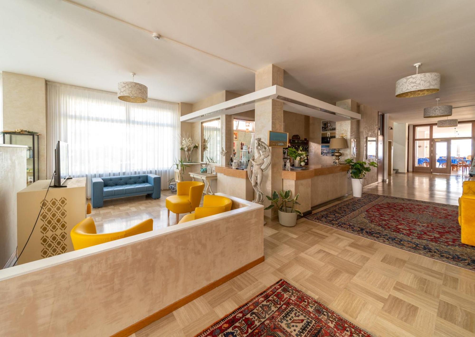 Hotel Casadei ファーノ エクステリア 写真