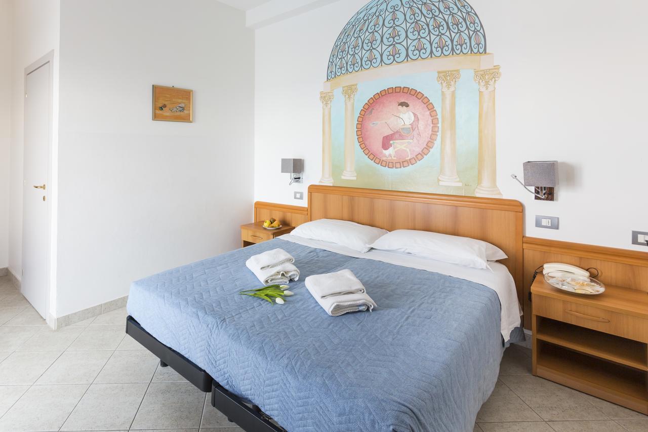 Hotel Casadei ファーノ エクステリア 写真