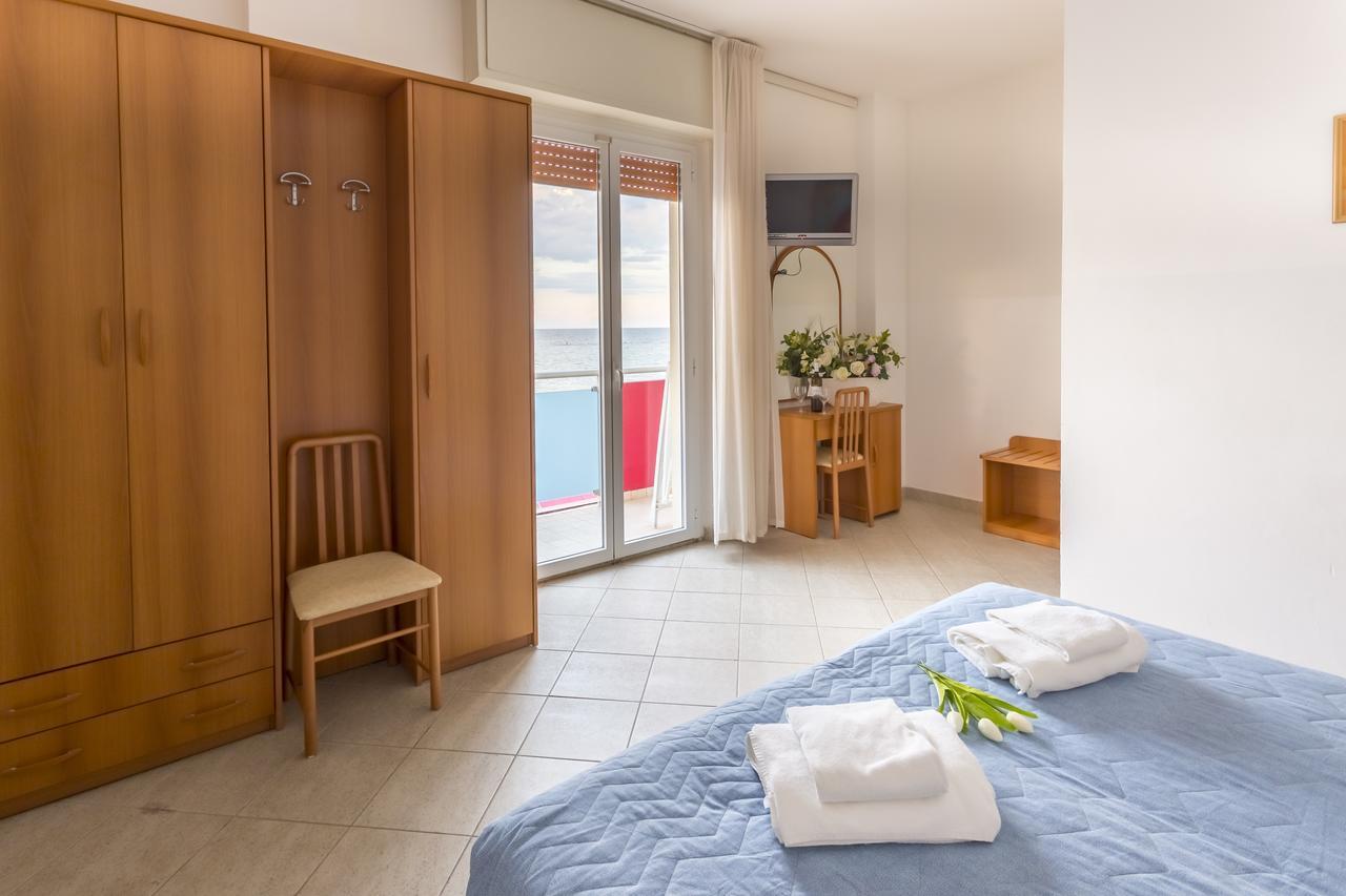 Hotel Casadei ファーノ エクステリア 写真